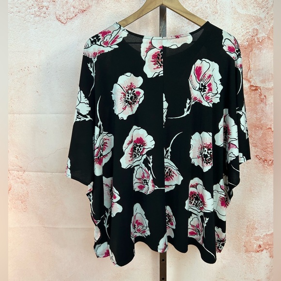CATO floral romantic poncho top size 18 20 W date night chic keyhole black pink - Picture 5 of 5